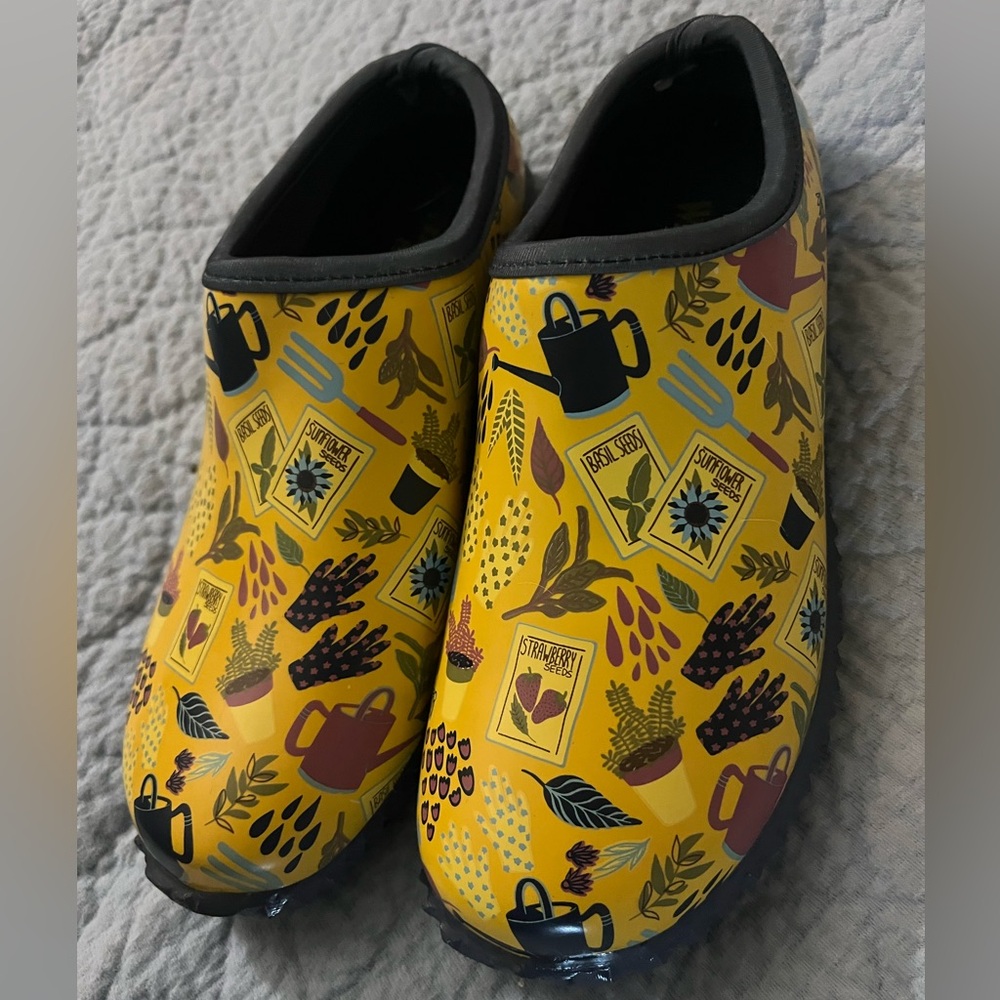Western Chief Clogs - Picture 3 of 16